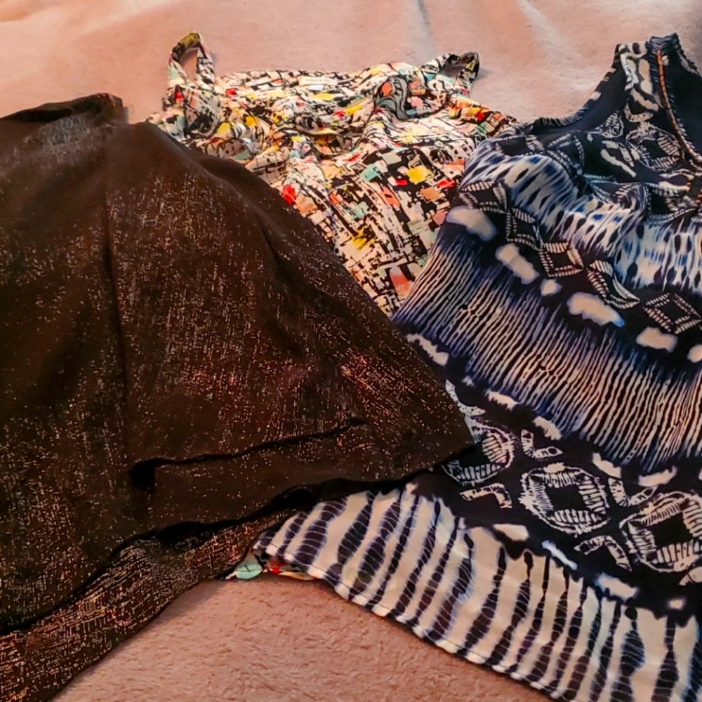 ⭐ Lot of 3 ♡ AVENUE TANKS ♡ 18/20 ⭐